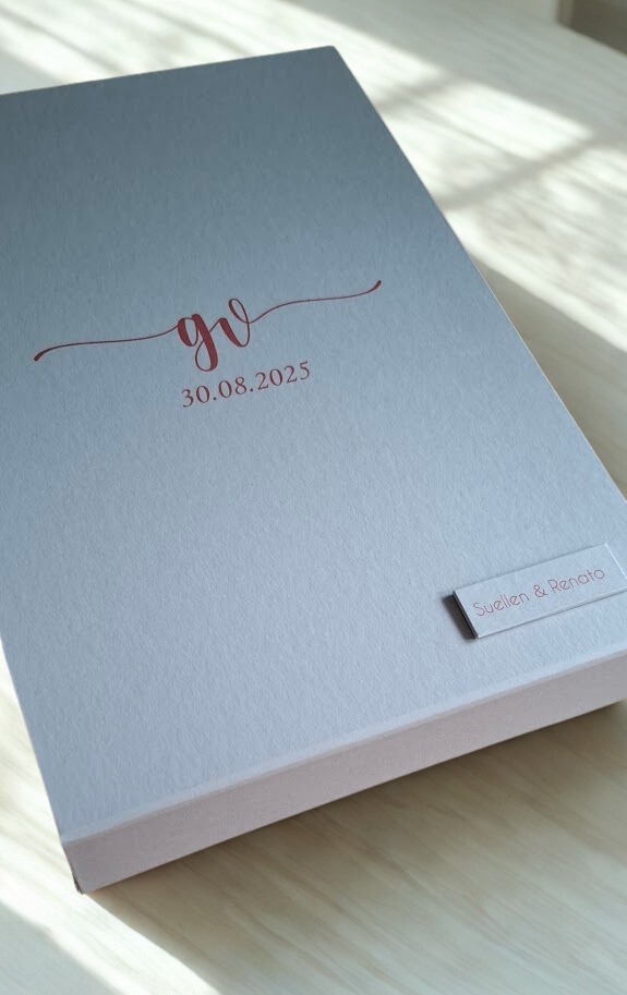 Caixa-livro personalizada para padrinhos — J e D · MD Conviteria