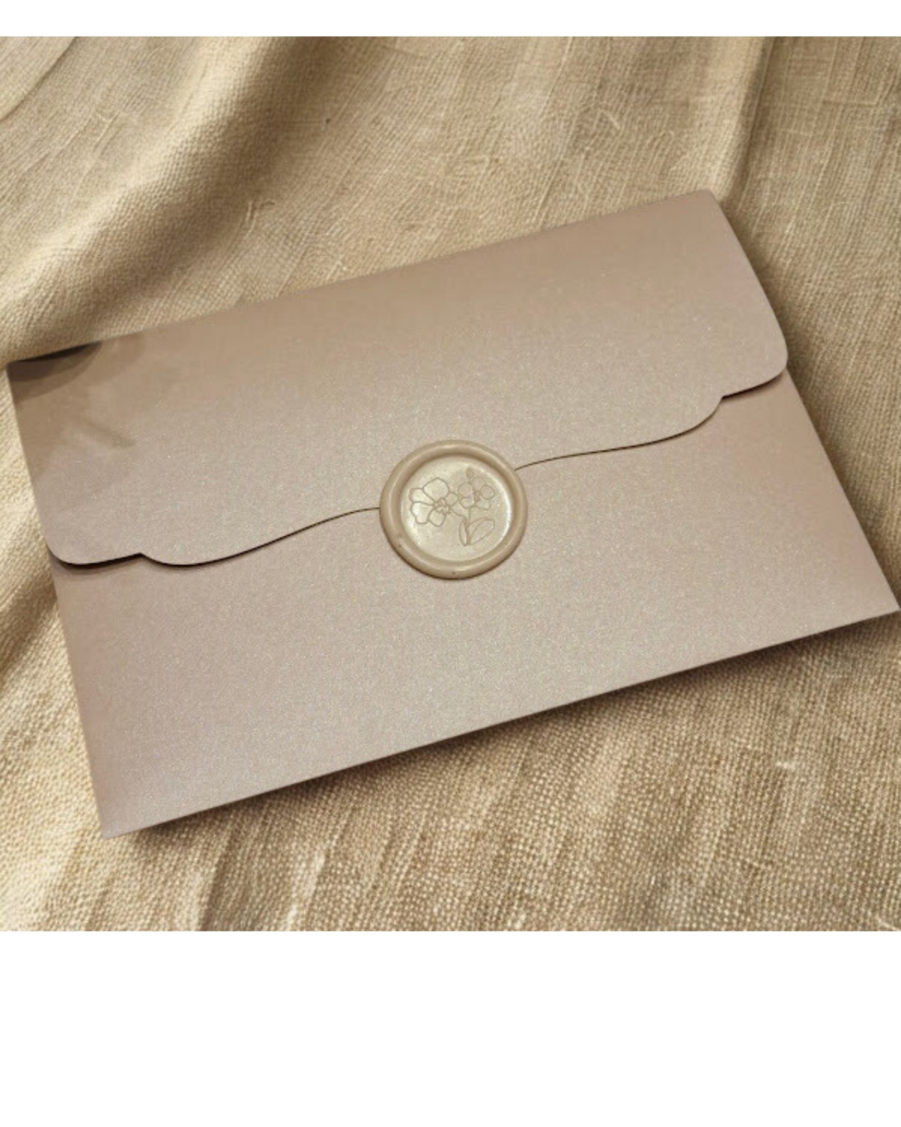 Convite de casamento em envelope kraft personalizado · MD Conviteria